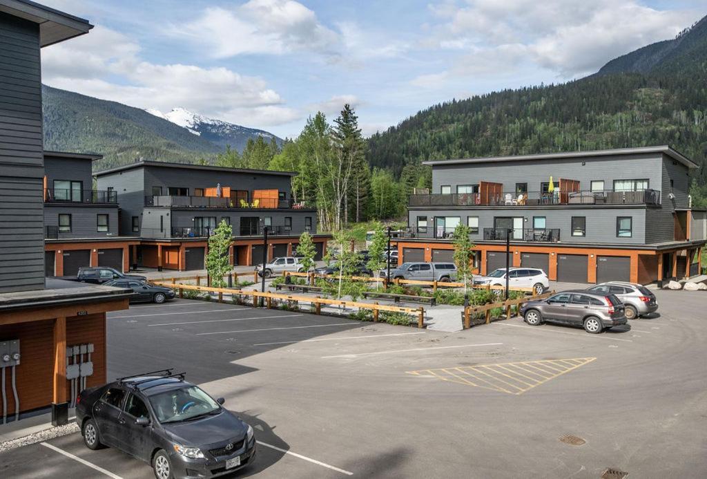 Appartement The Mac Shack By Revelstoke Vacations Extérieur photo